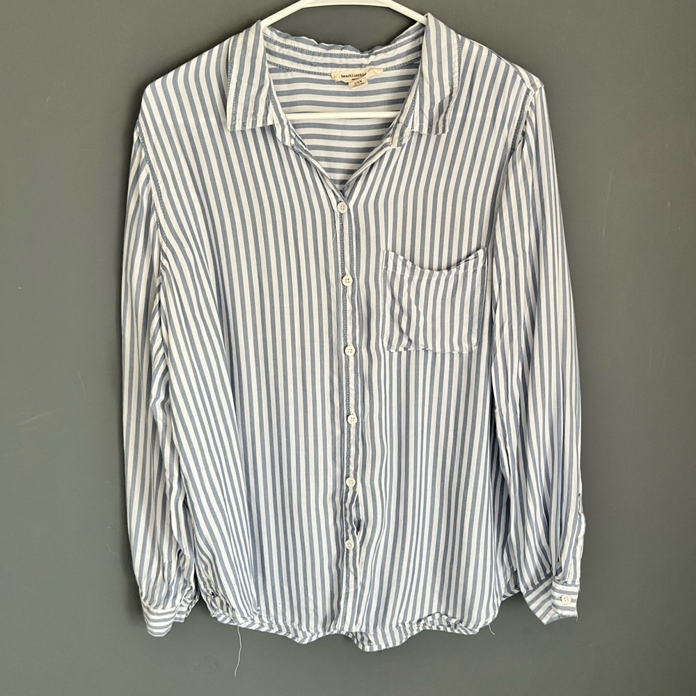 BEACH LUNCH LOUNGE Size L Rayon Button Front Shirt Nautical Top Blue Stripe